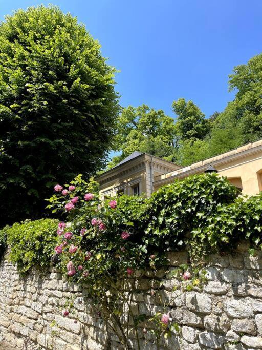 Romantique Jacuzzi, Au Chateau A 30 Min De Paris Apartment Limay Екстериор снимка